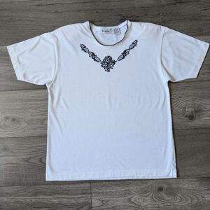 Vintage That's Me!‎ White with Navy Floral Embroidered Top - Size Medium